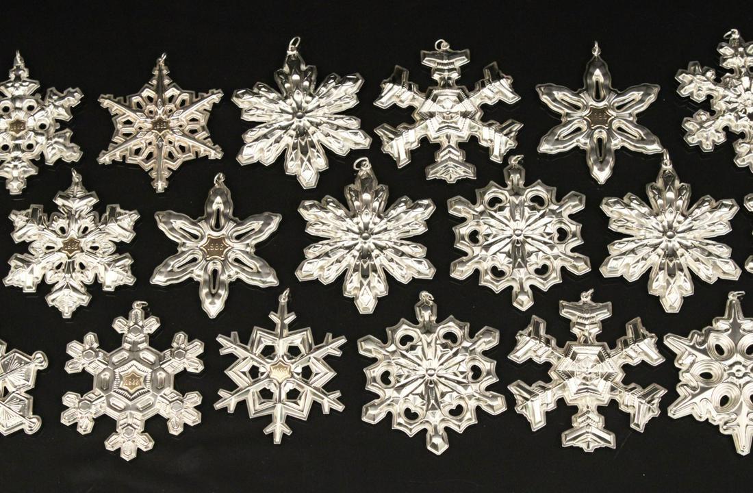 25 GORHAM STERLING SILVER CHRISTMAS TREE SNOWFLAKES (1 of 6)
