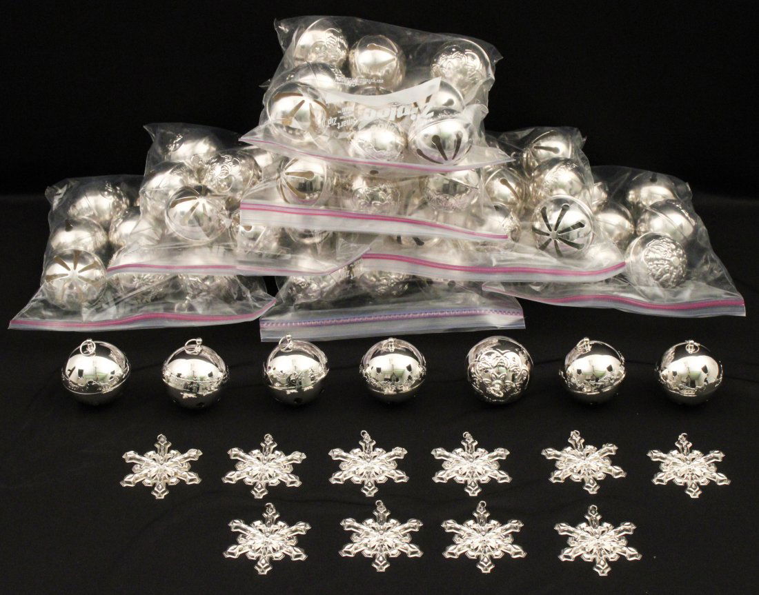 80 SILVER CHRISTMAS TREE BELLS AND SNOWFLAKES (1 of 3)
