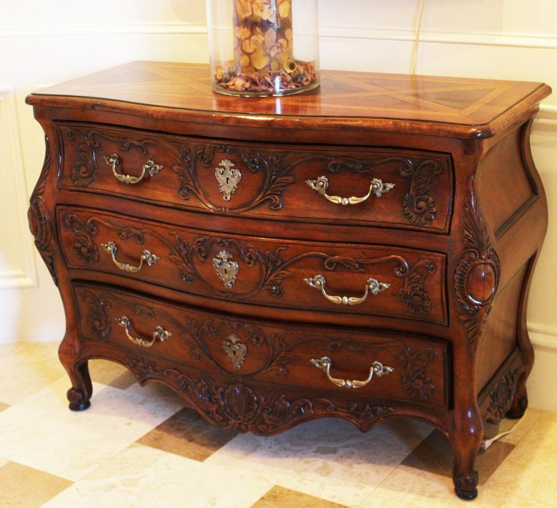MAHOGANY BOMBE SHAPED COMMODE BY HENEREDON (1 of 2)
