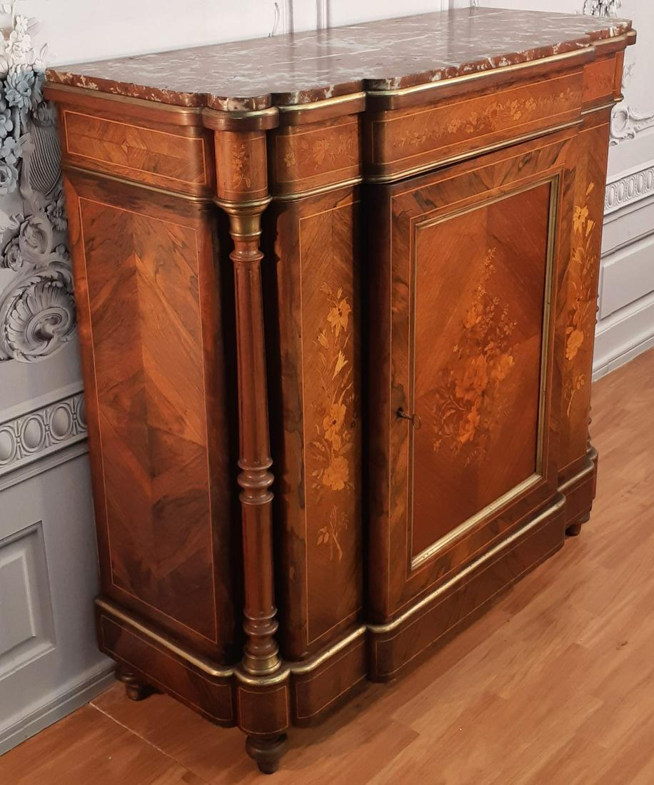 FRENCH MAHOGANY AND ROSEWOOD BANDED CABINET (1 of 6)