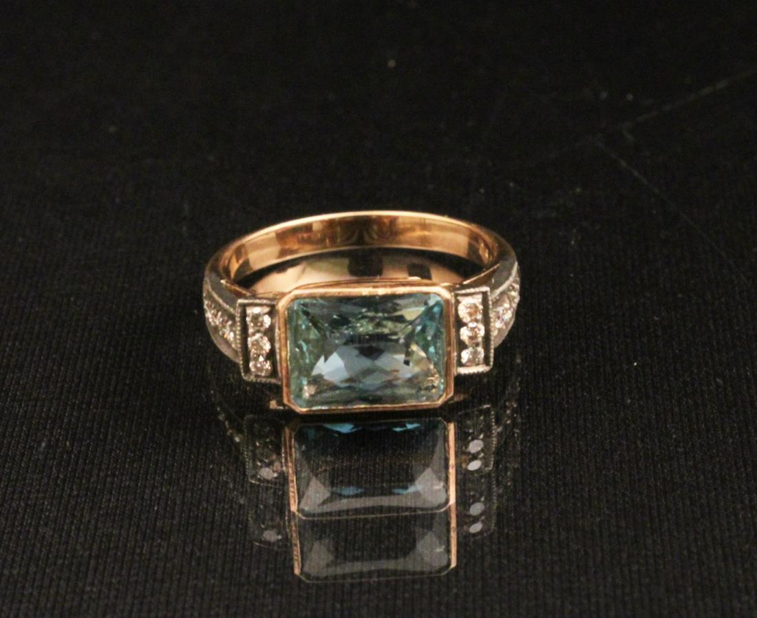 18K GOLD AQUAMARINE AND DIAMOND RING (1 of 2)