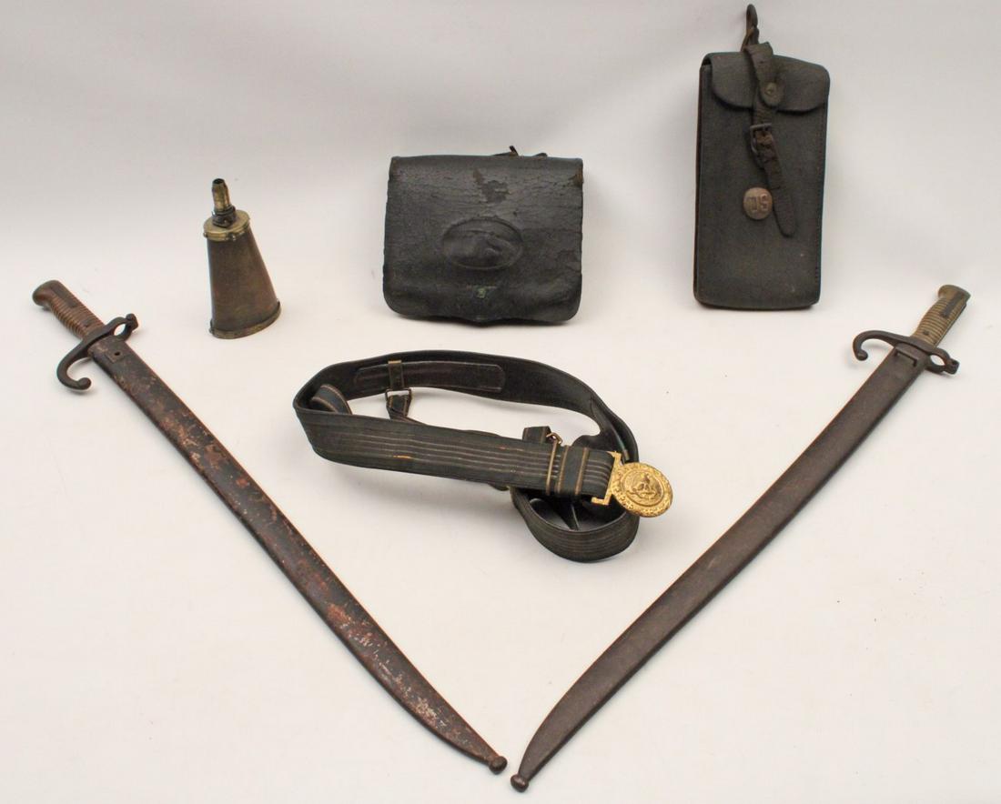 7 PC. LOT OF CIVIL WAR UNITED STATES ITEMS: MISC. 7 PIECE LOT OF CIVIL WAR UNITED STATES ITEMS INCLUDING 2 BAYONETS WITH SCABBARDS; OFFICER'S GOLD GILT BUCKLE; OFFICER'S BELT WITH EMBOSSED EAGLE MOTIF, 2 LEATHER BAGS, AND BRASS MOUNTED POWDER H