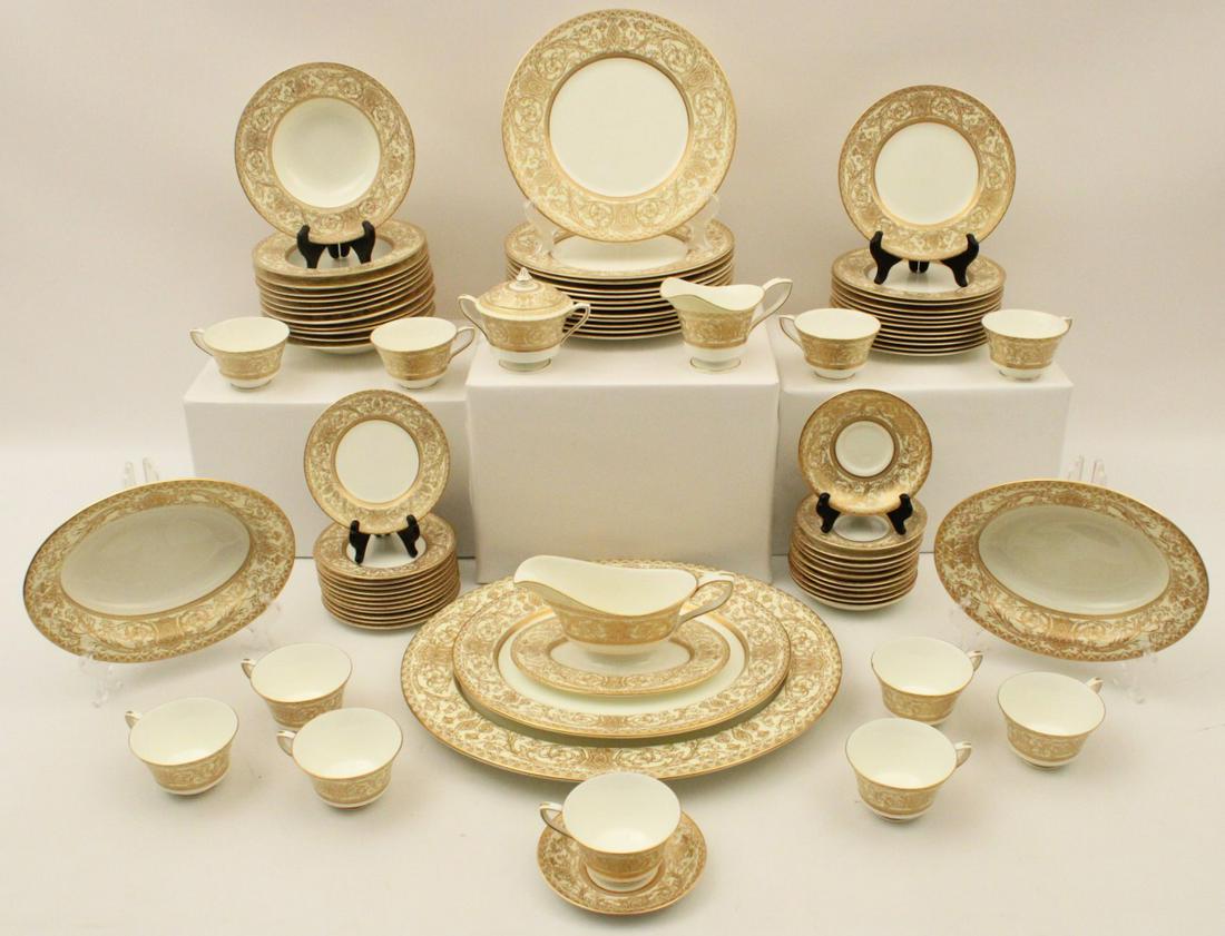 78 PC ROYAL WORCESTER DINNER SERVICE EMBASSY PATTERN: 78 PIECE ROYAL WORCESTER DINNER SERVICE EMBASSY PATTERN, 12 PLACE SETTING DINNER PLATES, SALAD PLATES, BOWLS, SAUCERS AND SIDE PLATES, 11 CUPS, AND OTHERS; DINNER PLATES 10.5" DIAMETER, LARGEST PLATTE