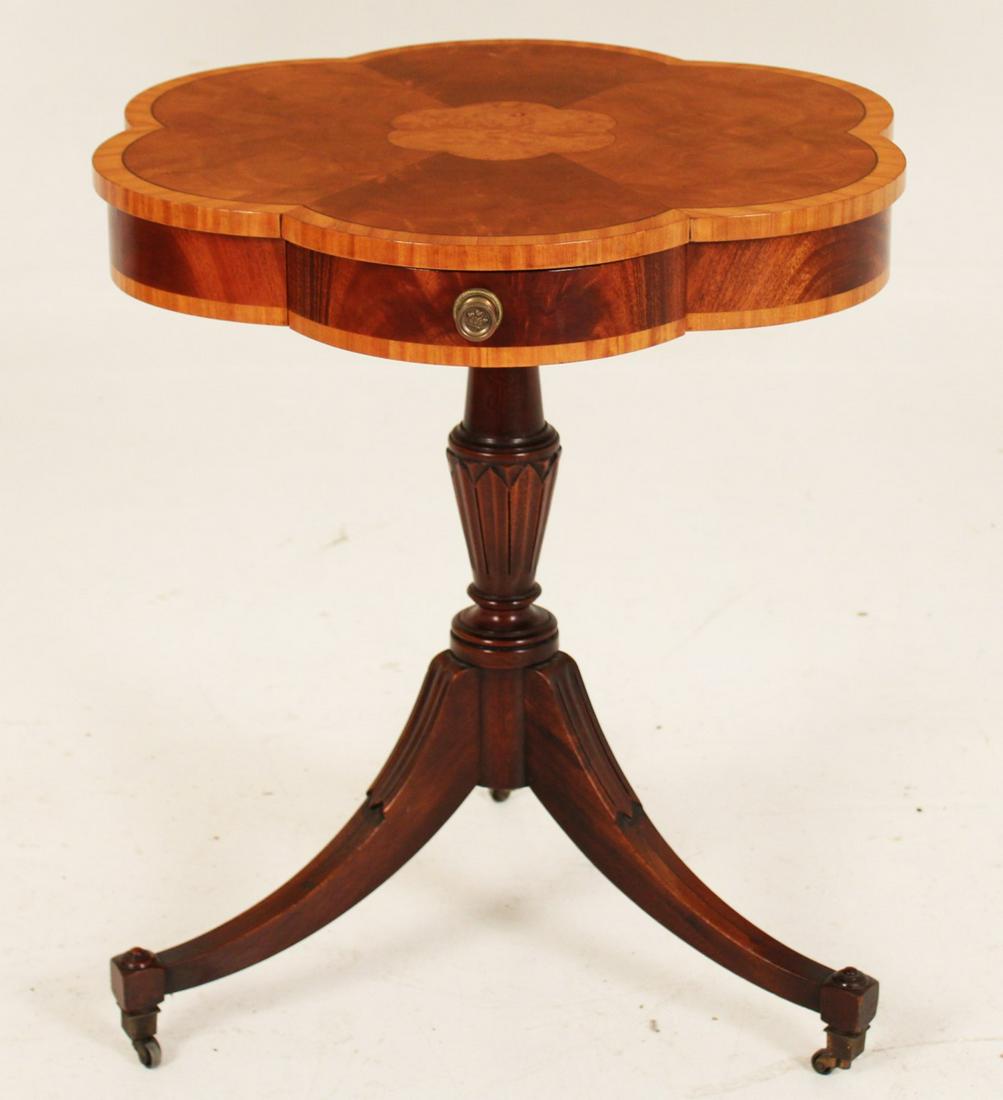 SCALLOP TOP REGENCY STYLE MAHOGANY TRIPOD TABLE (1 of 3)