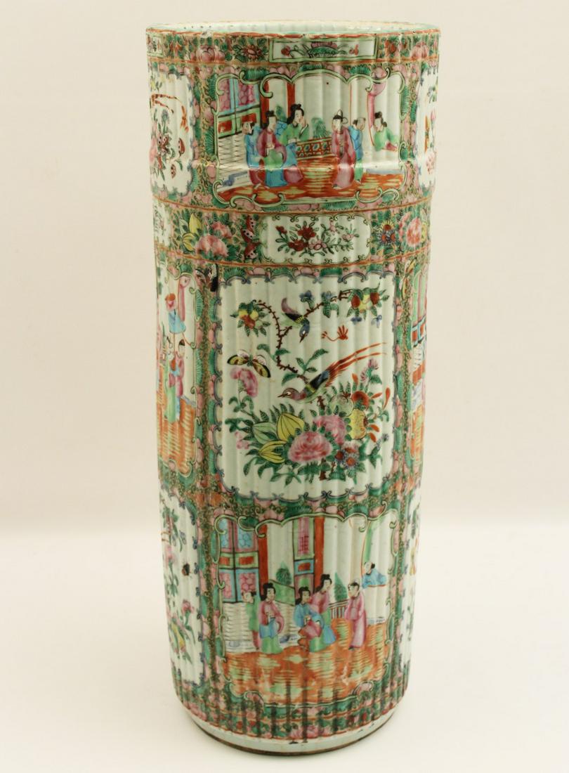CHINESE ROSE MEDALLION UMBRELL STAND;  19TH C. (1 of 4)