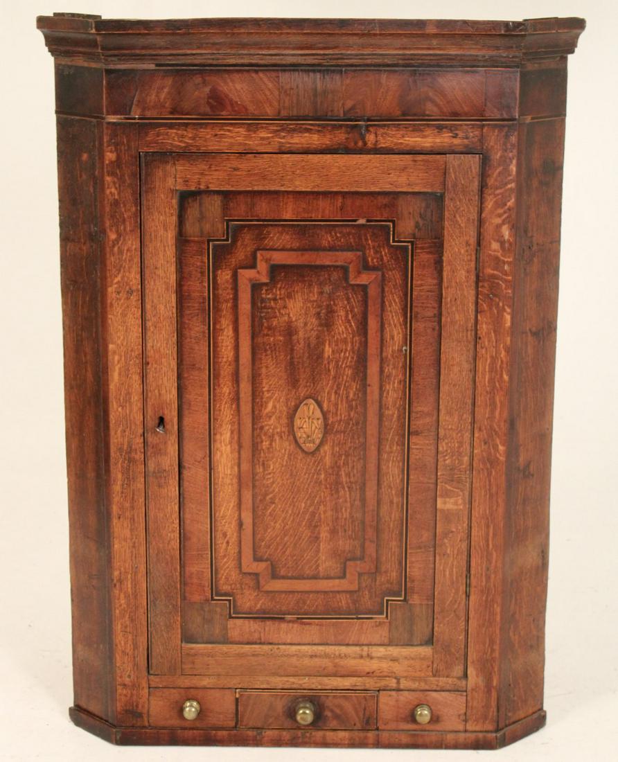 COUNTRY ENGLISH OAK HANGING CORNER CUPBOARD (1 of 3)