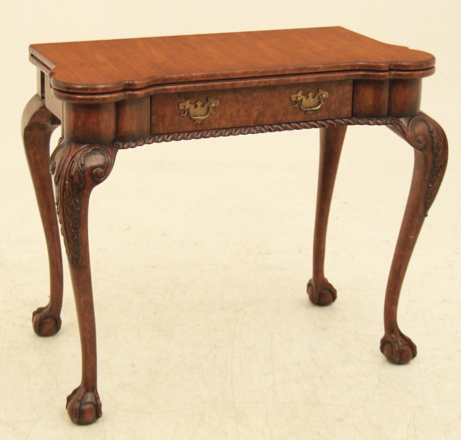 CHIPPENDALE STYLE MAHGOANY FOLDING GAMES TABLE (1 of 3)
