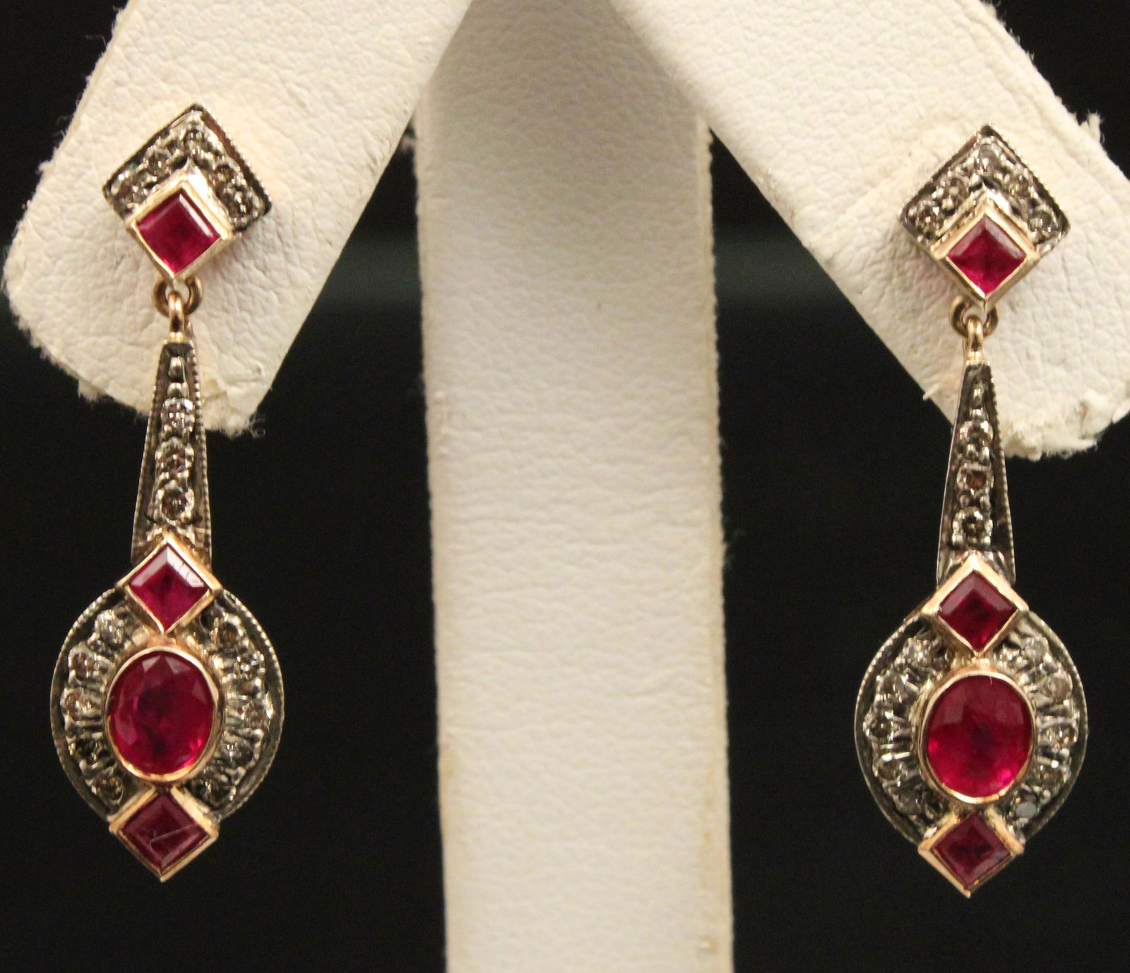 PR OF 18K GOLD DIAMOND AND RUBY EARRINGS (1 of 1)