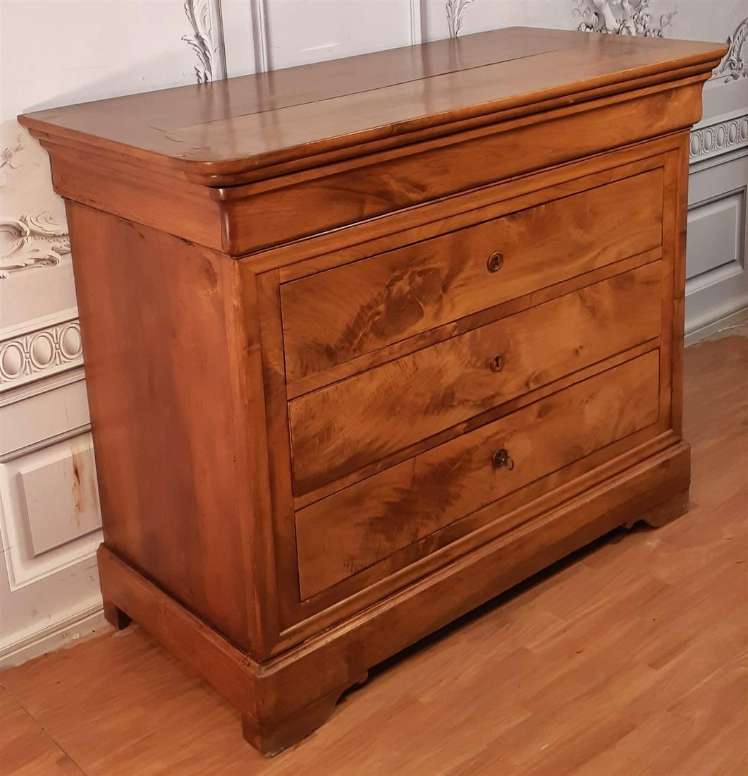 LOUIS PHILIPPE FIGURED WALNUT COMMODE, 19TH C. (1 of 4)