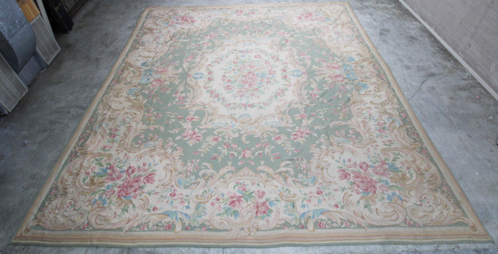 Palacial chain stitched Aubusson pattern Rug (1 of 4)