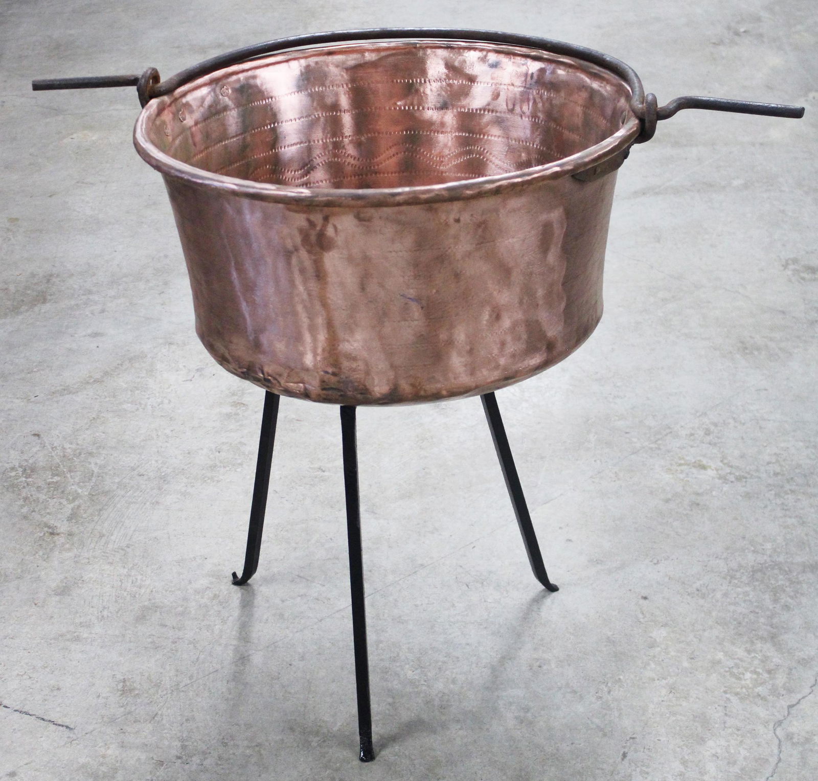 Large antique copper bucket w/stand (1 of 2)