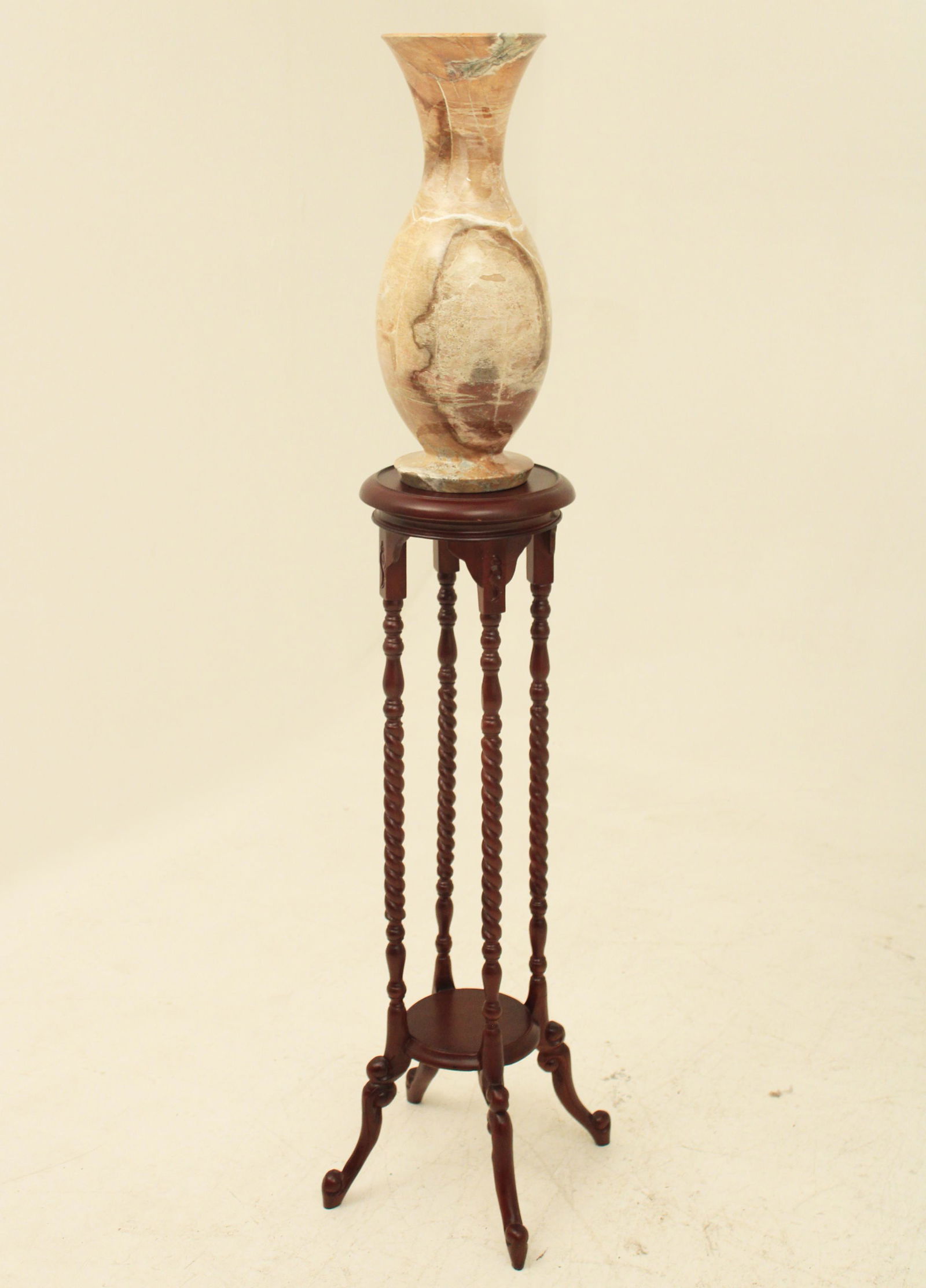 2 pc. lot of decorative items (1 of 3)