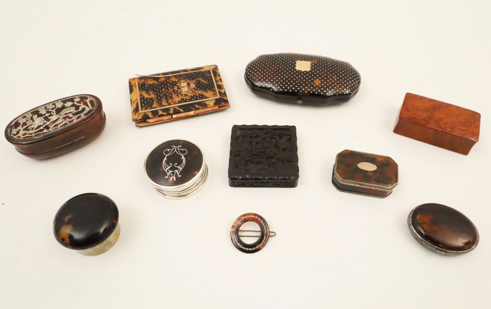 Fine lot of 10 Edwardian Era objects (1 of 4)