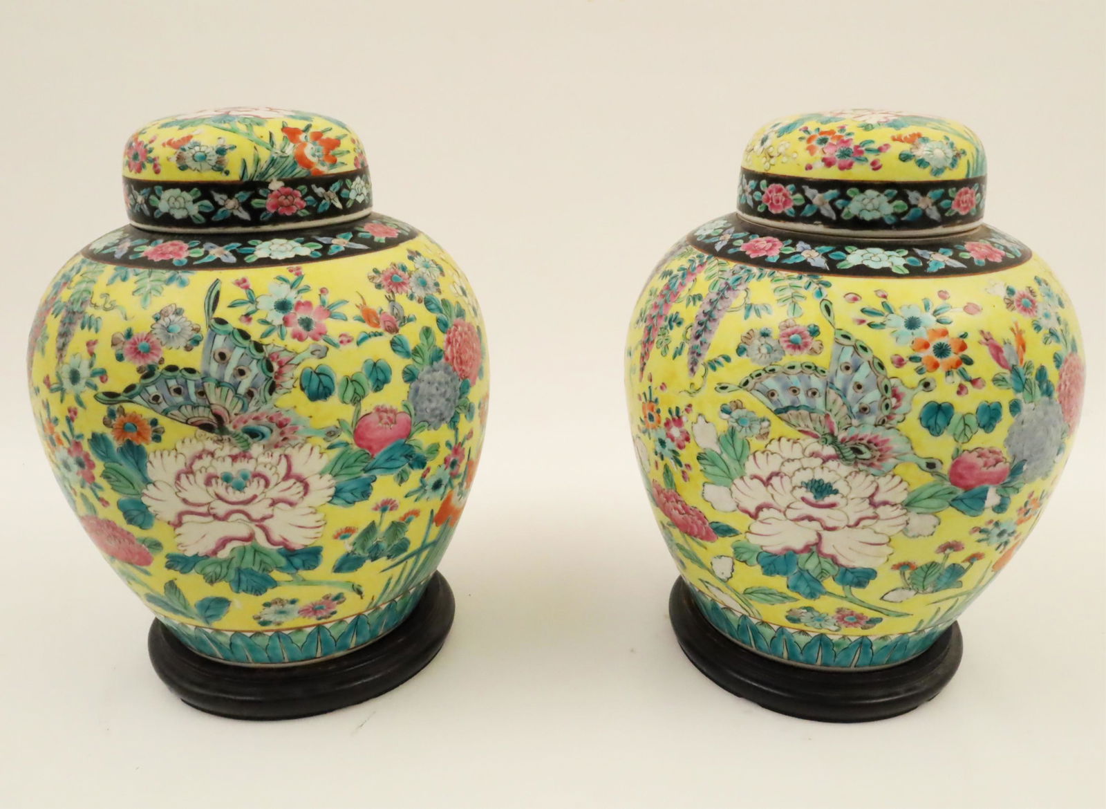 Pair of Famille Juane Capped Ginger Jars (1 of 4)