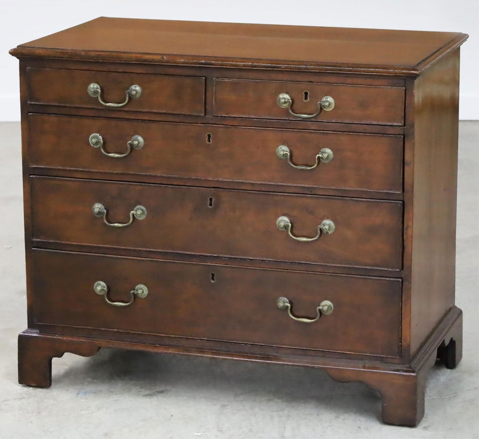 George III mahogany bachelors chest (1 of 4)