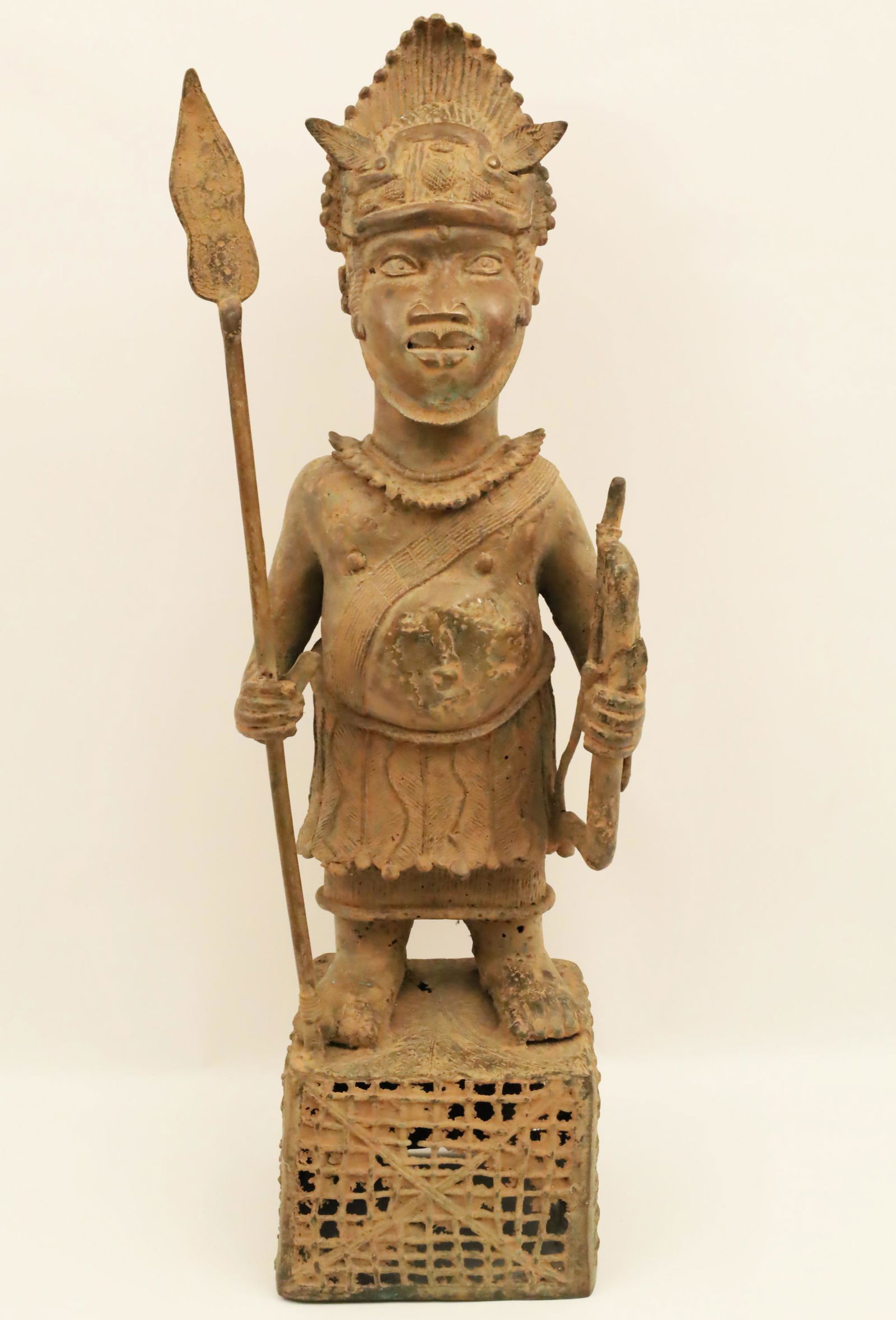 Bronze Benin warrior (1 of 4)