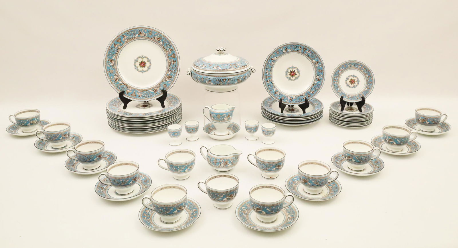 61 Piece Wedgewood Florentine Dinner Service (1 of 8)