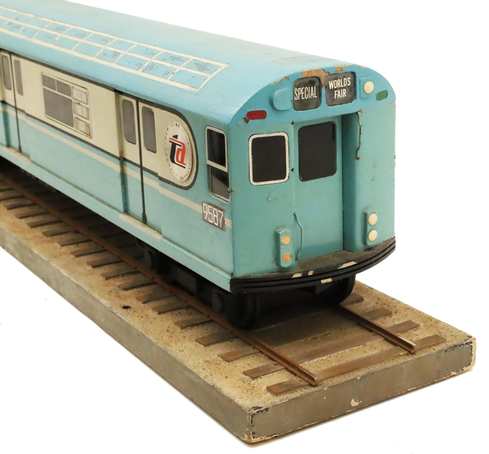 1964 WORLD'S FAIR R-36 SUBWAY CAR PRODUCTION MODEL (1 of 12)