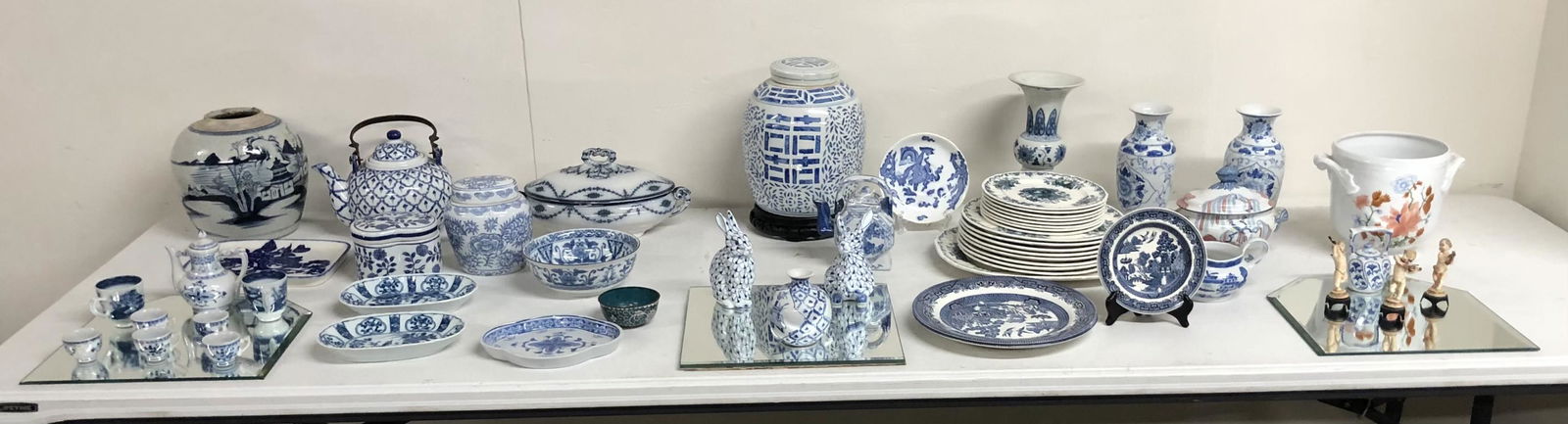 50+ PC TABLE LOT OF BLUE AND WHITE PORCELAIN (1 of 3)
