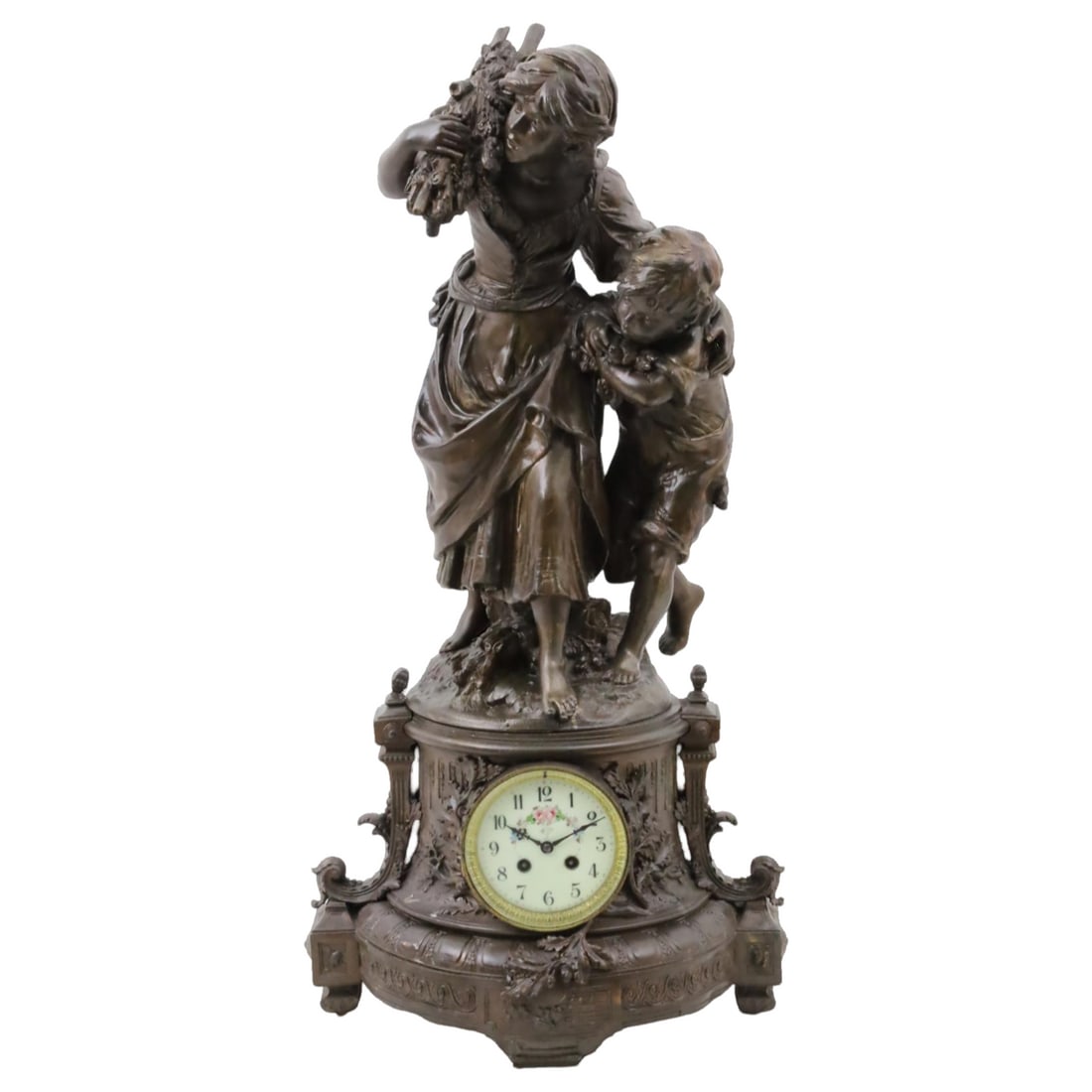 PATINATED BRONZE FIGURE OF A WOMAN (1 of 6)