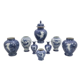 8PC CONTINENTAL B/W PORCLEAIN GARNITURE