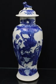 CHINESE PORCELAIN VASE, KANGXI, 18TH C.