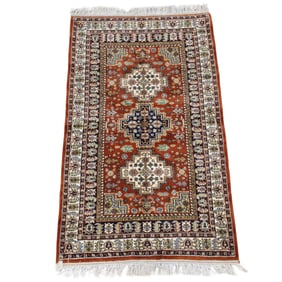 ORIENTAL RUG 3'3 x 5'5