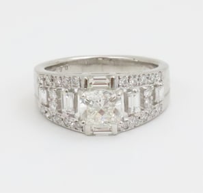 GIA DIAMOND AND PLATINUM LADIES RING