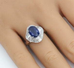 SAPPHIRE AND DIAMOND RING