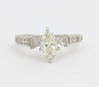 MARQUIS DIAMOND 18K W/G LADIES RING