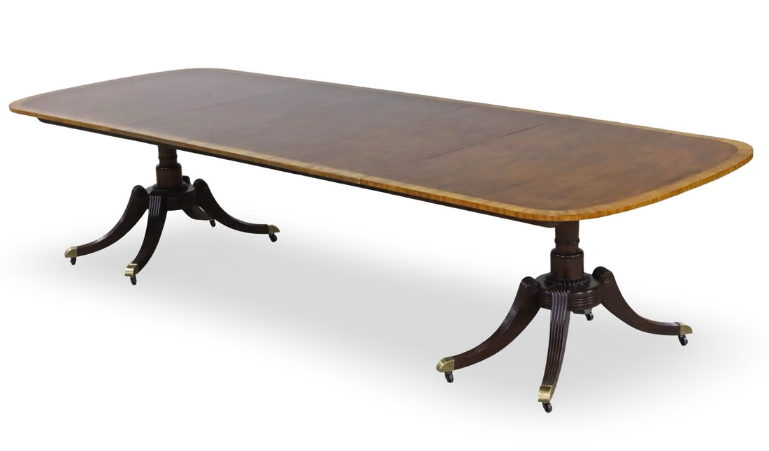 CROSSBANDED MAHOGANY DINING TABLE, BAKER FURNITURE (1 of 4)