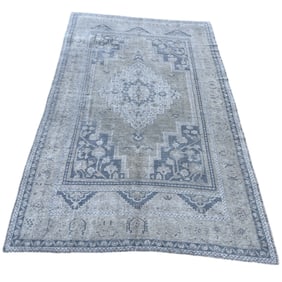 OUSHAK RUG 5'8 X 10'1