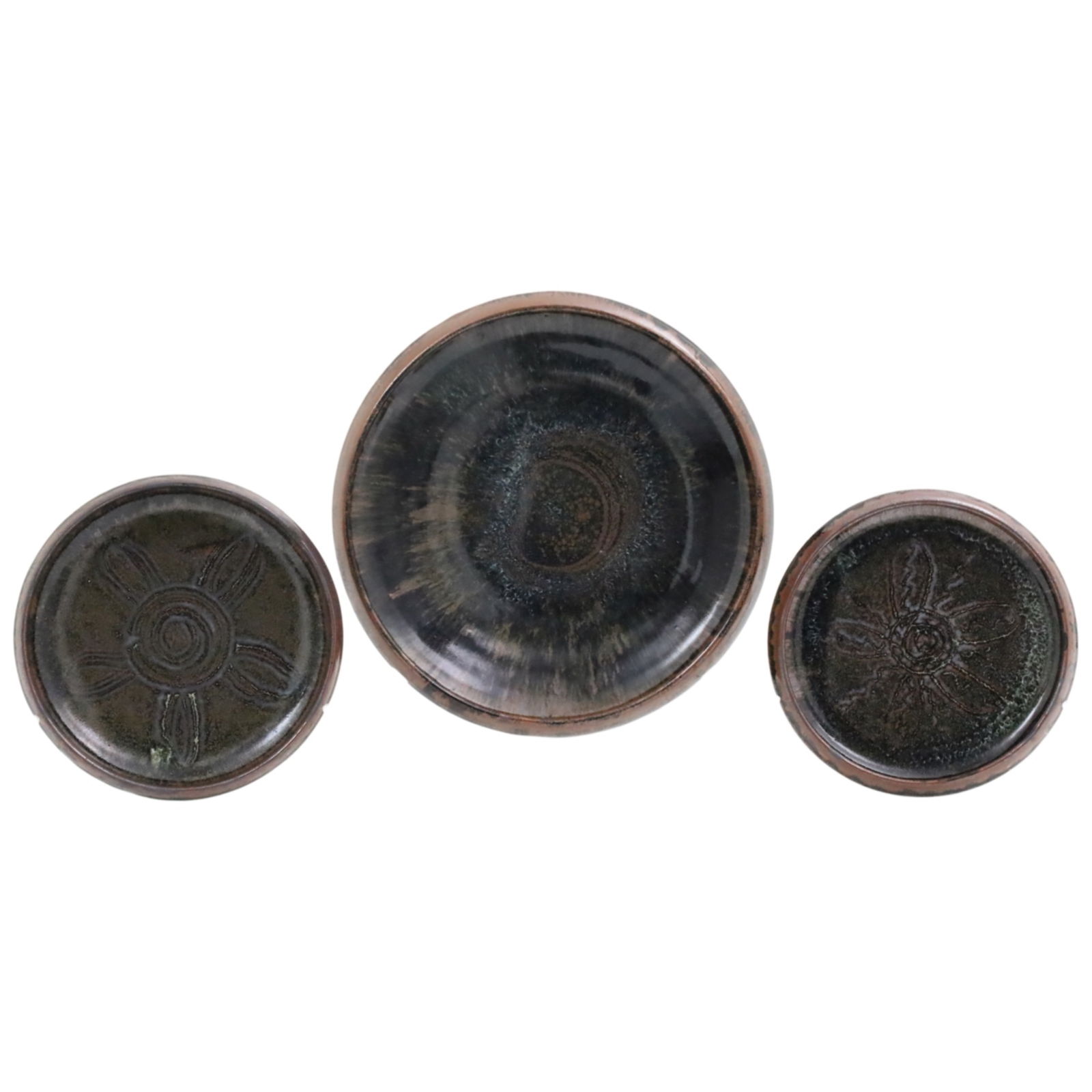 LADI KWALI (NIGERIAN, c.1925-1984): Three piece collection of African drip glaze earthenware pottery consisting of a large bowl with concave lip edge and circular foot by Ladi Kwali, premier artist of the Abuja Pottery Training Centre,