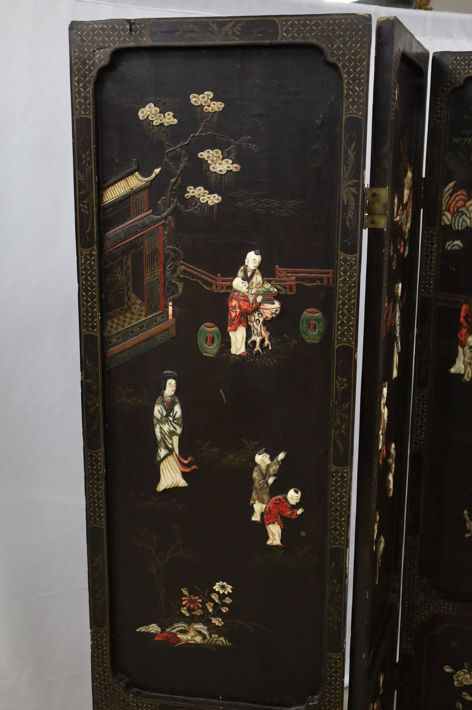 CHINESE BLACK LACQUER 4 PANEL SCREEN - 2