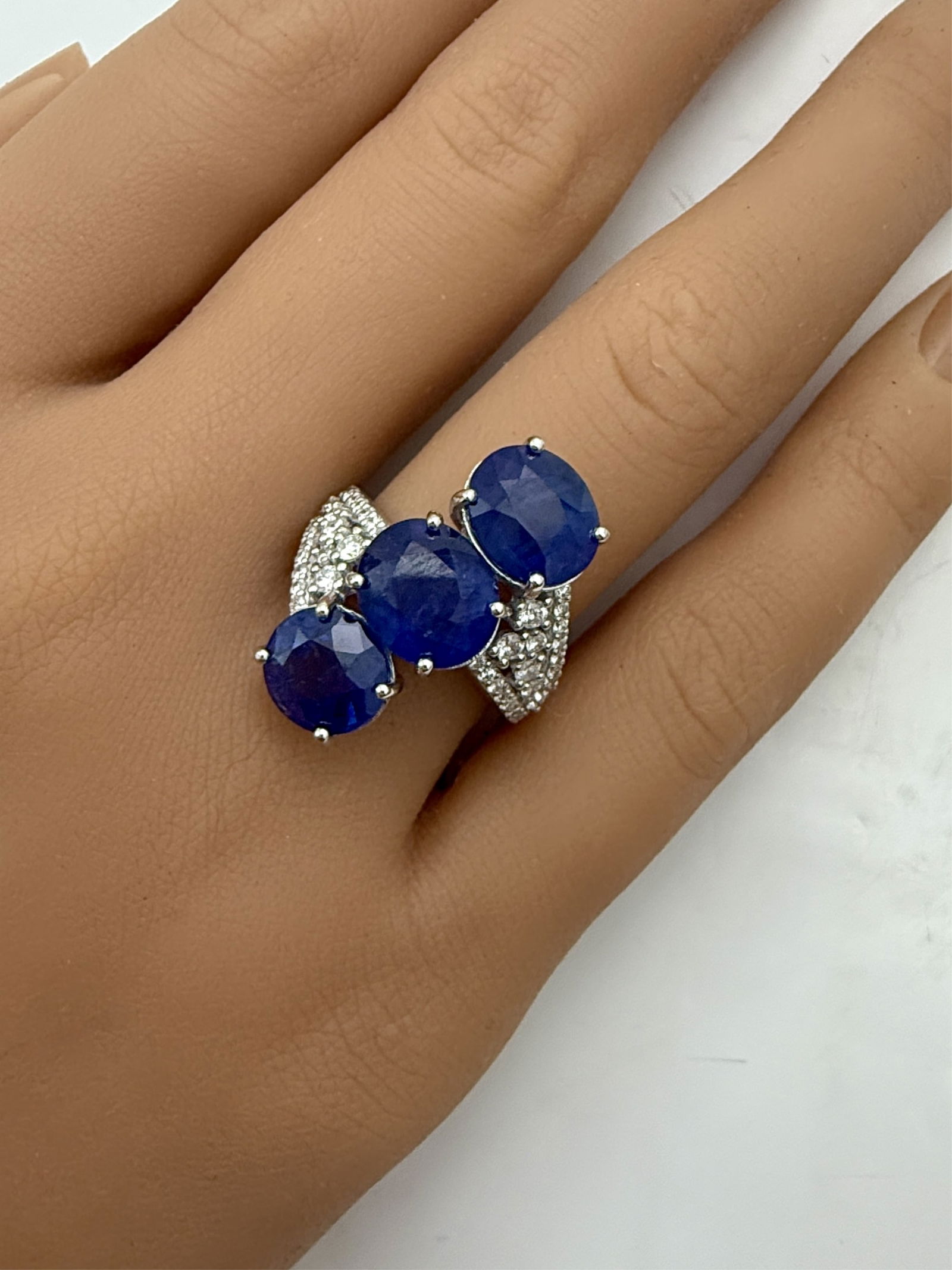 14K TRIPLE SAPPHIRE RING - 2