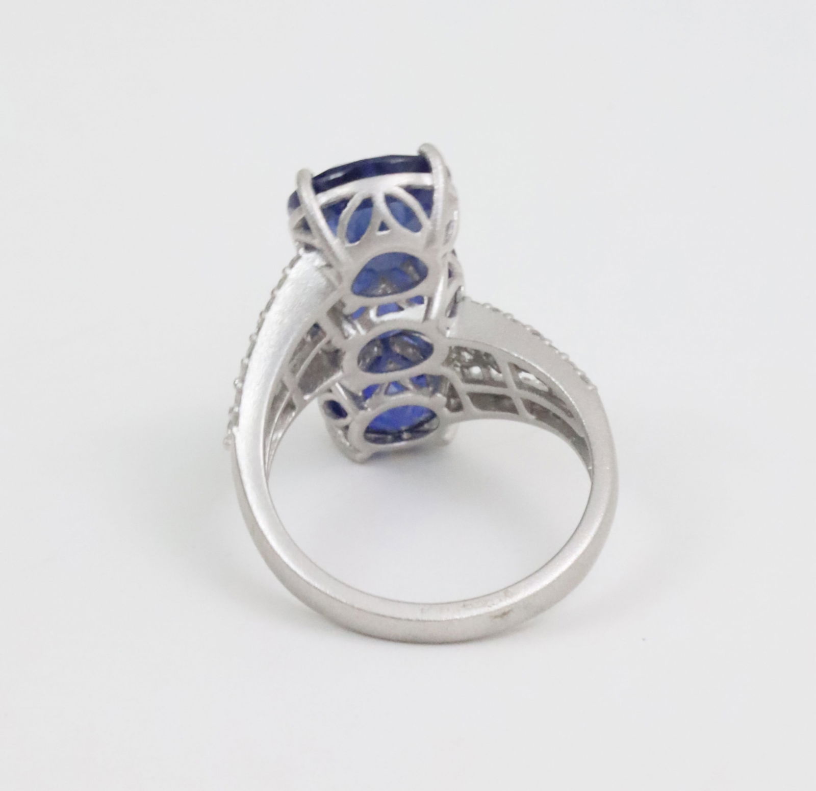14K TRIPLE SAPPHIRE RING - 5