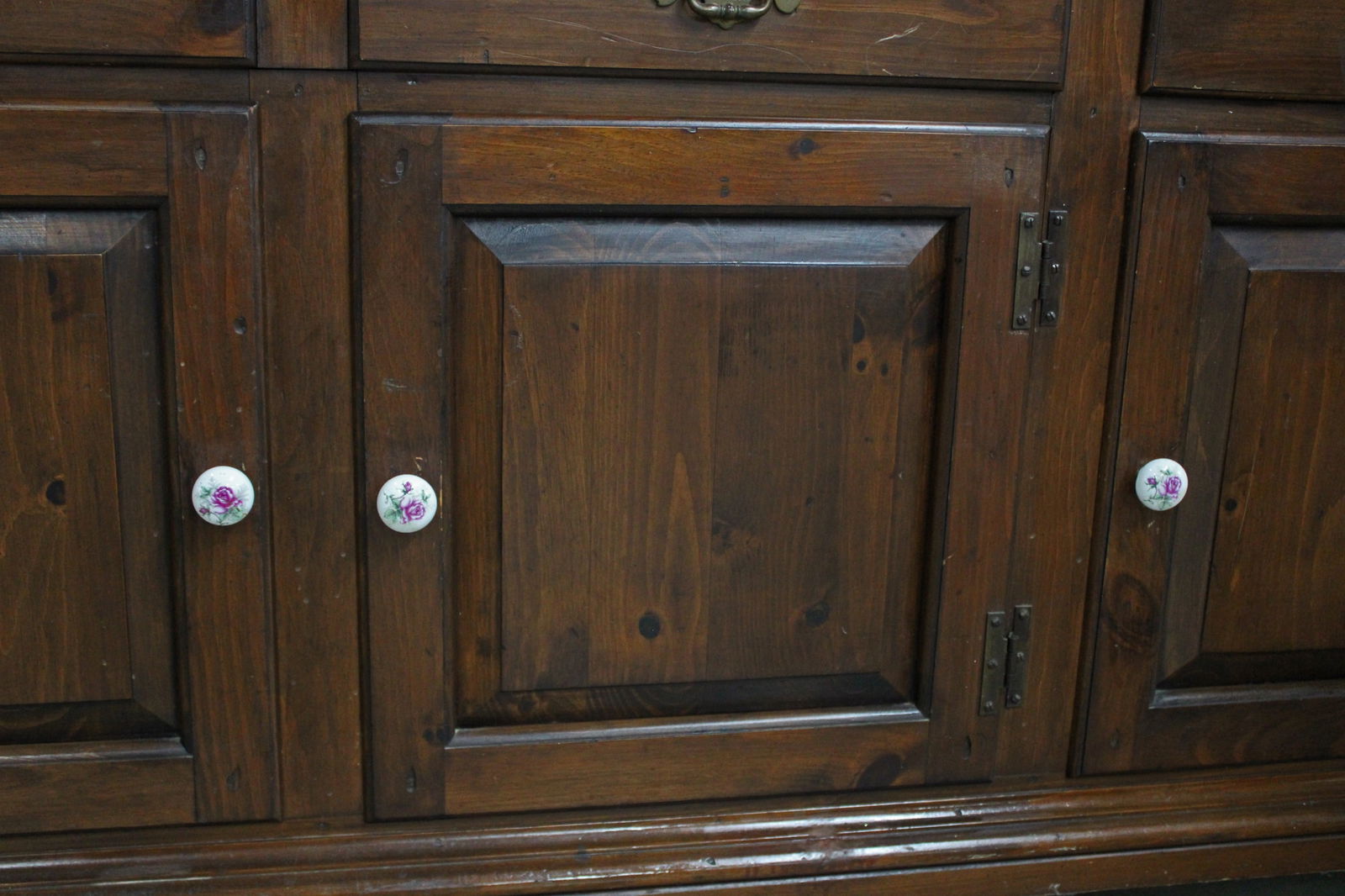 OAK HUTCH BUFFET - 3