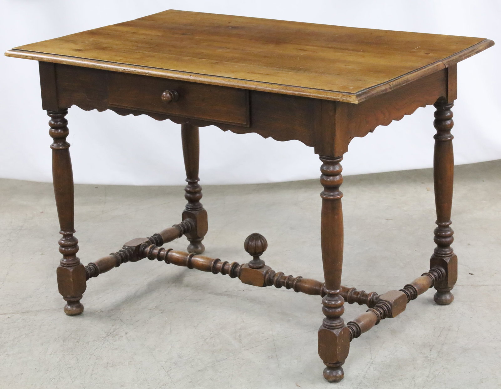 FRENCH WALNUT WRITING TABLE, 19TH C. - 3