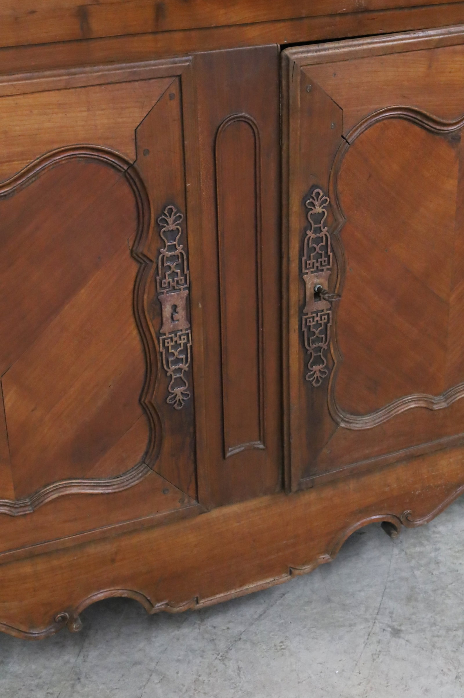 FRENCH WALNUT BUFFET DEUX CORPS, 19TH C. - 5