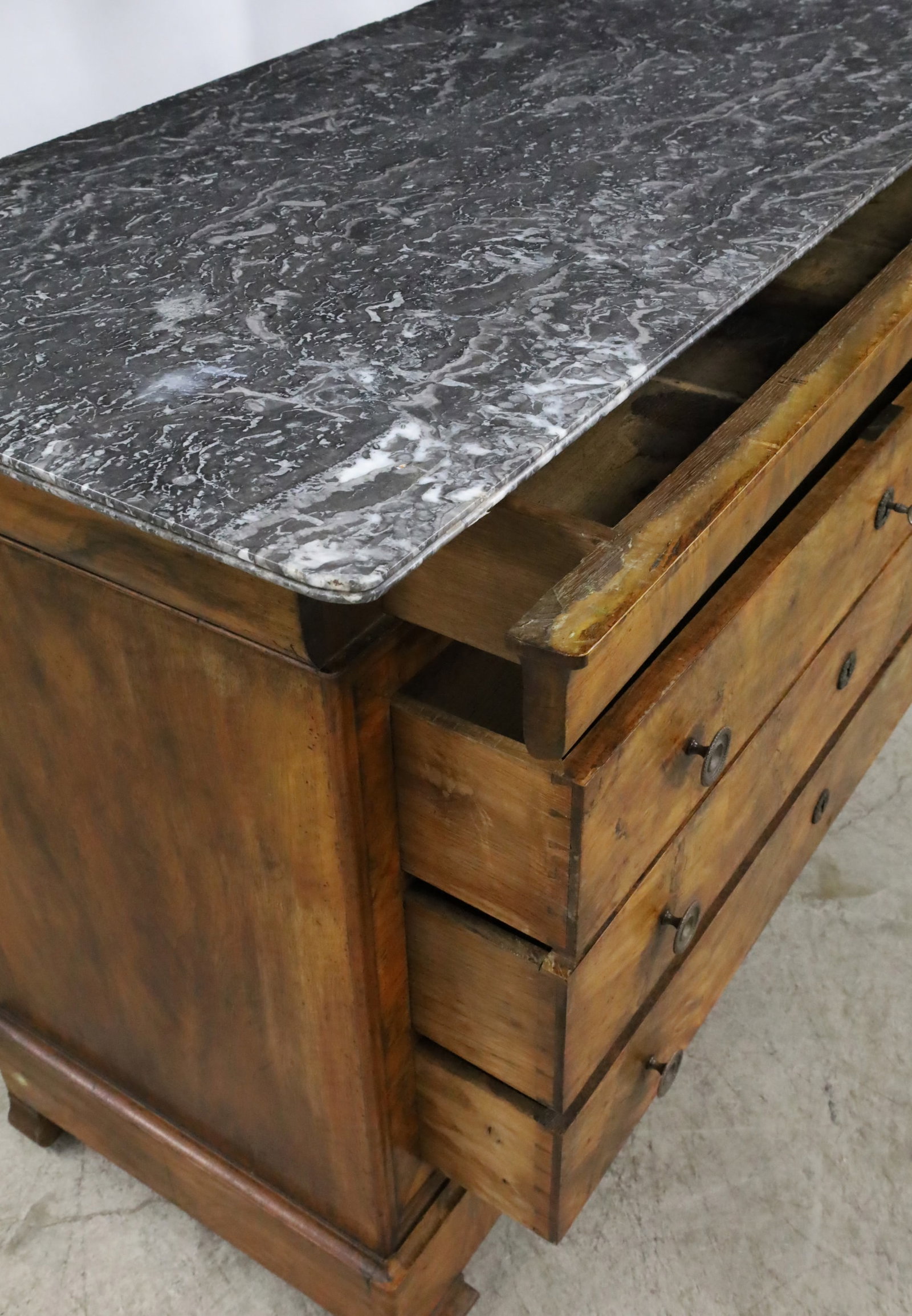 LOUIS PHILIPPE WALNUT COMMODE - 5