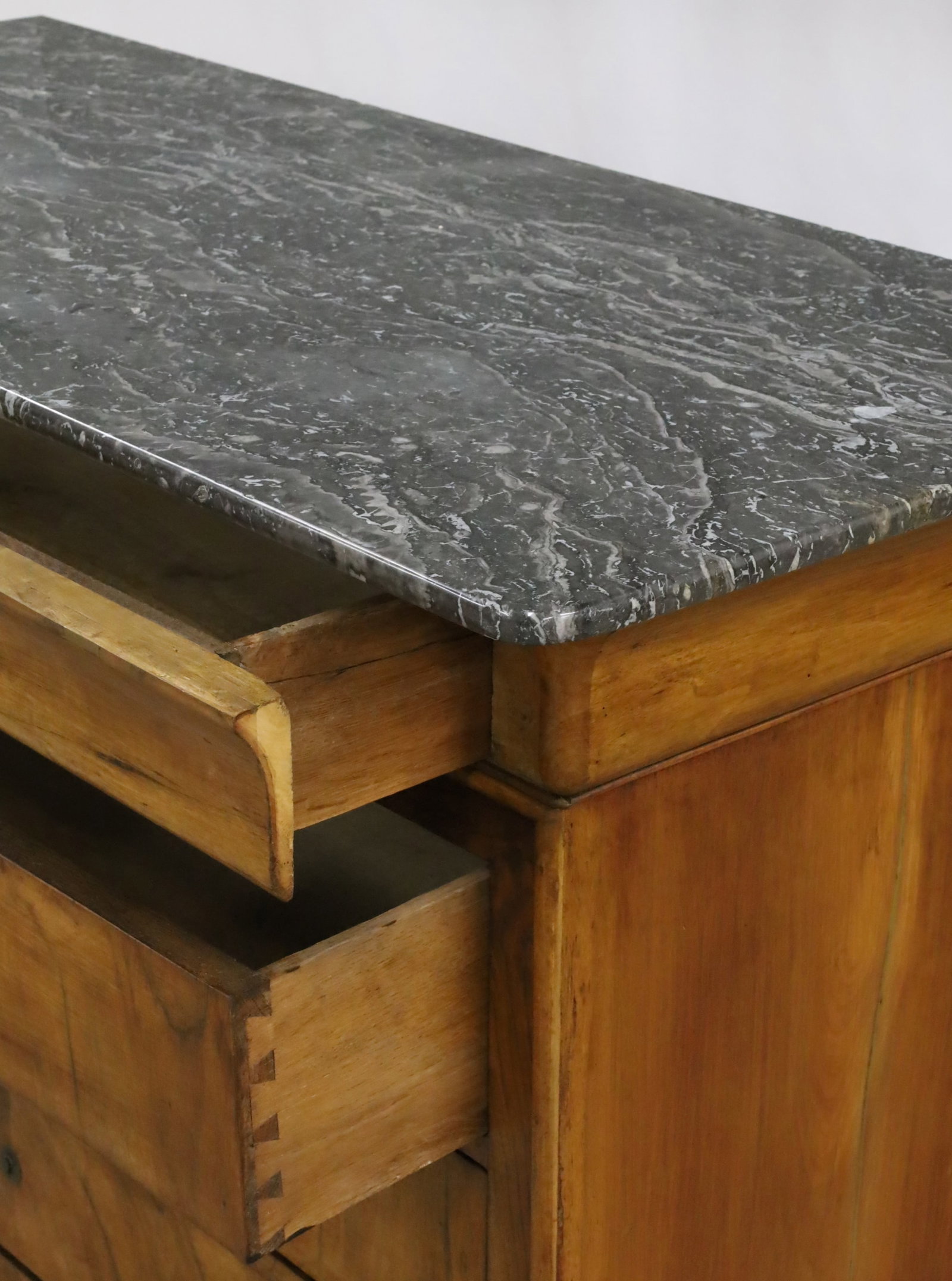 LOUIS PHILIPPE WALNUT COMMODE - 5