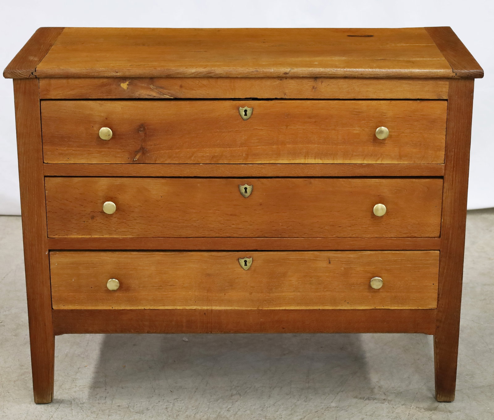 FRENCH OAK STRAIGHT FRONT COMMODE - 2