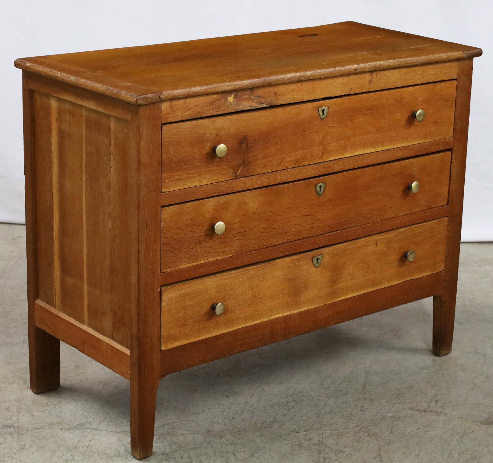 FRENCH OAK STRAIGHT FRONT COMMODE - 3