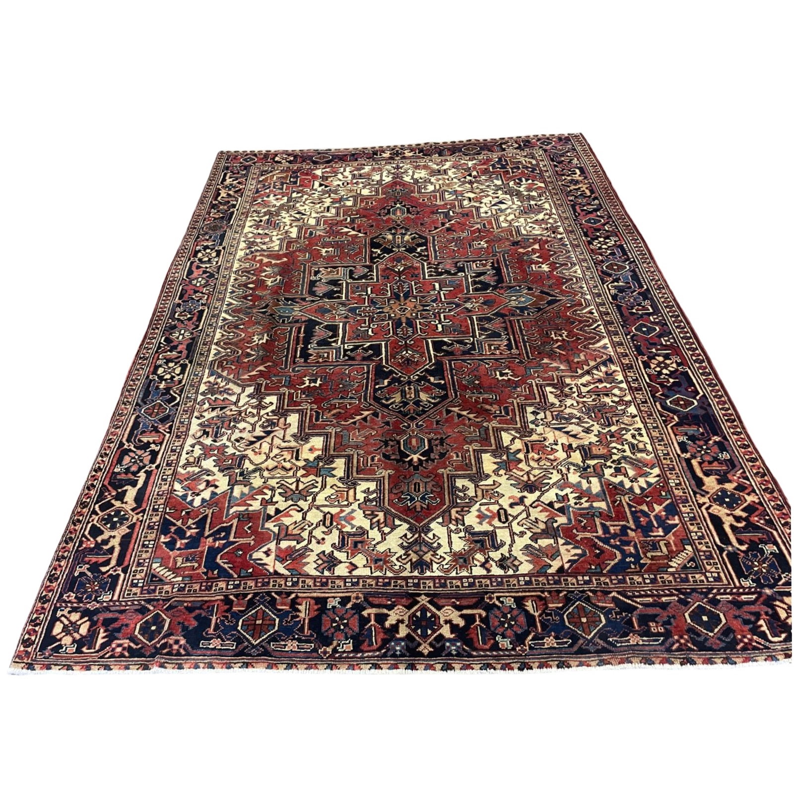 HERIZ RUG 8'2 X 11'7: Heriz rug 8'2 x 11'7