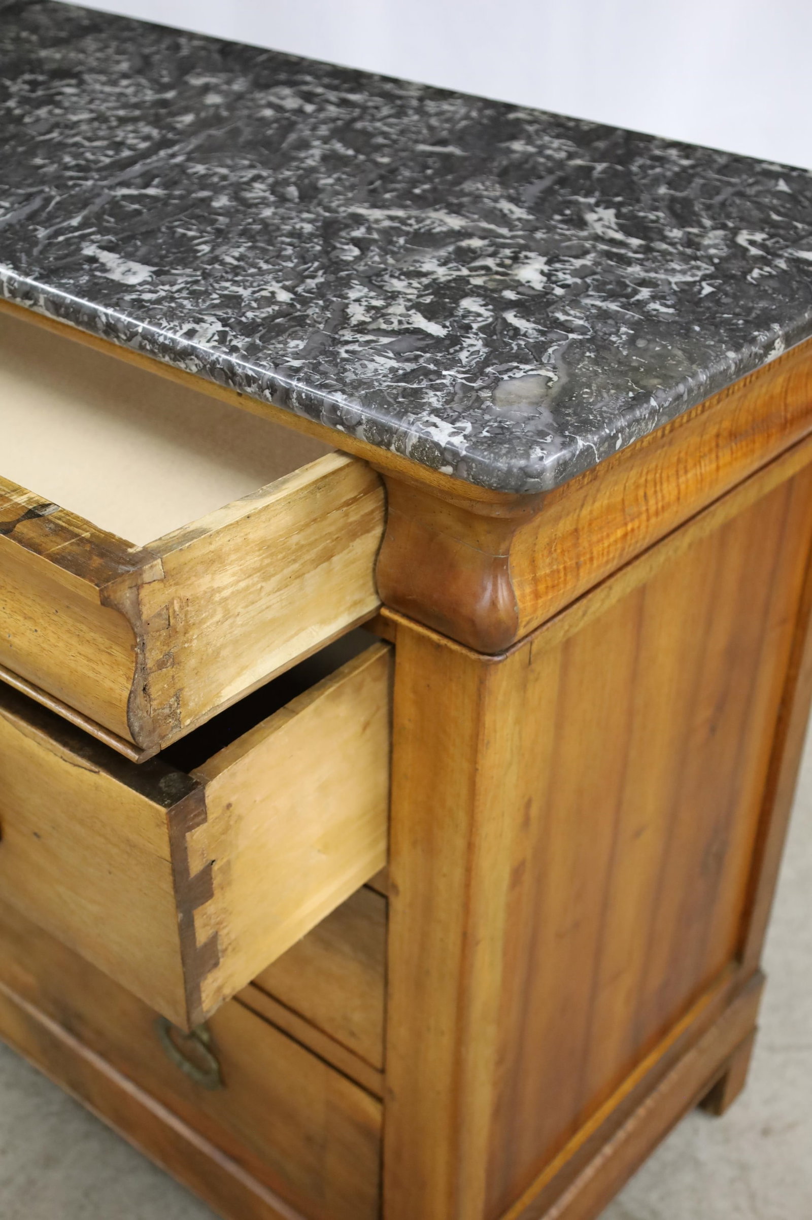 LOUIS PHILIPPE WALNUT COMMODE - 5
