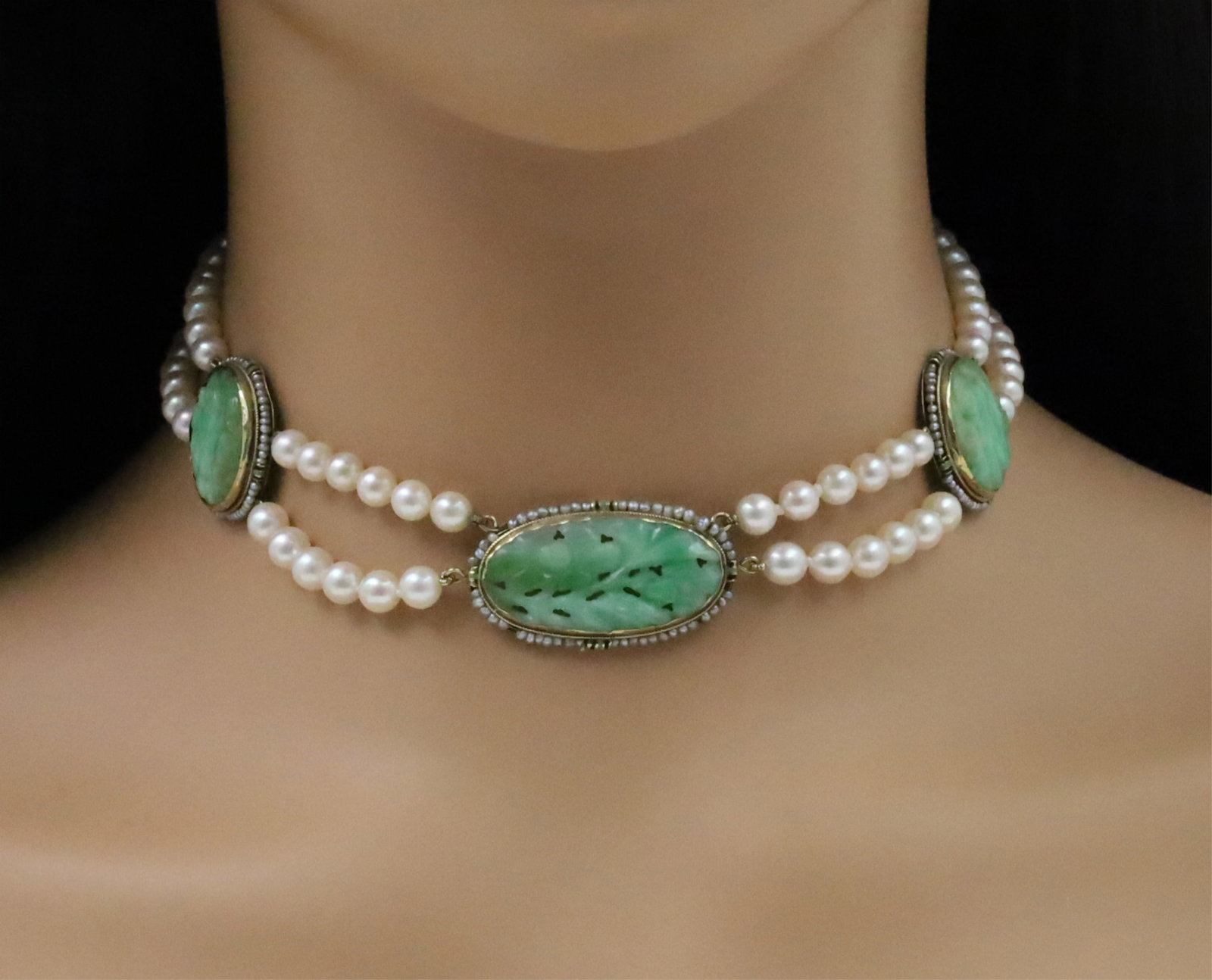 14K JADE AND CULTURED PEARL NECKLACE: 14k yellow gold natural jadeite jade and cultured freshwater pearl necklace . gross weight 41.1grams. 14.5inches. Please see all photos and appraisal. Note: this lot must be paid by bank wire transfer