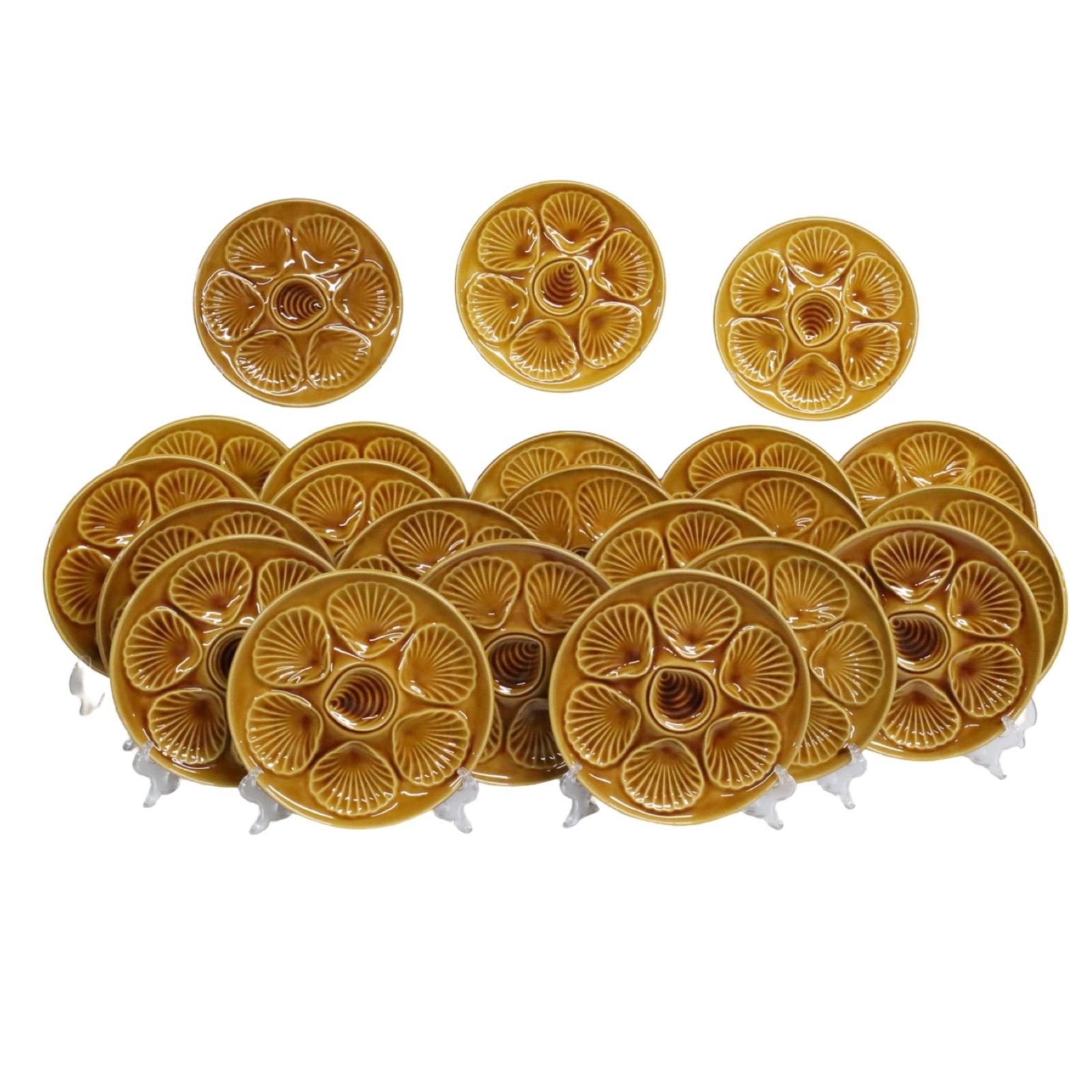 COLLECTION OF 22 OYSTER PLATES IN HONEY GLAZE (1 of 3)