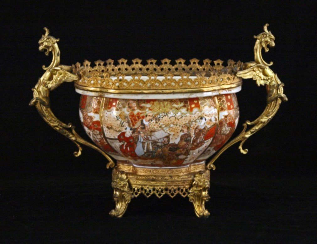 QUADRAFOIL SHAPED LOBED SATSUMA JARDINIERE: QUADRAFOIL SHAPED LOBED SATSUMA JARDINIERE WITH DRAGON AND LION ORMULU MOUNTS; 13.5"H X 18"W X 9.75"D