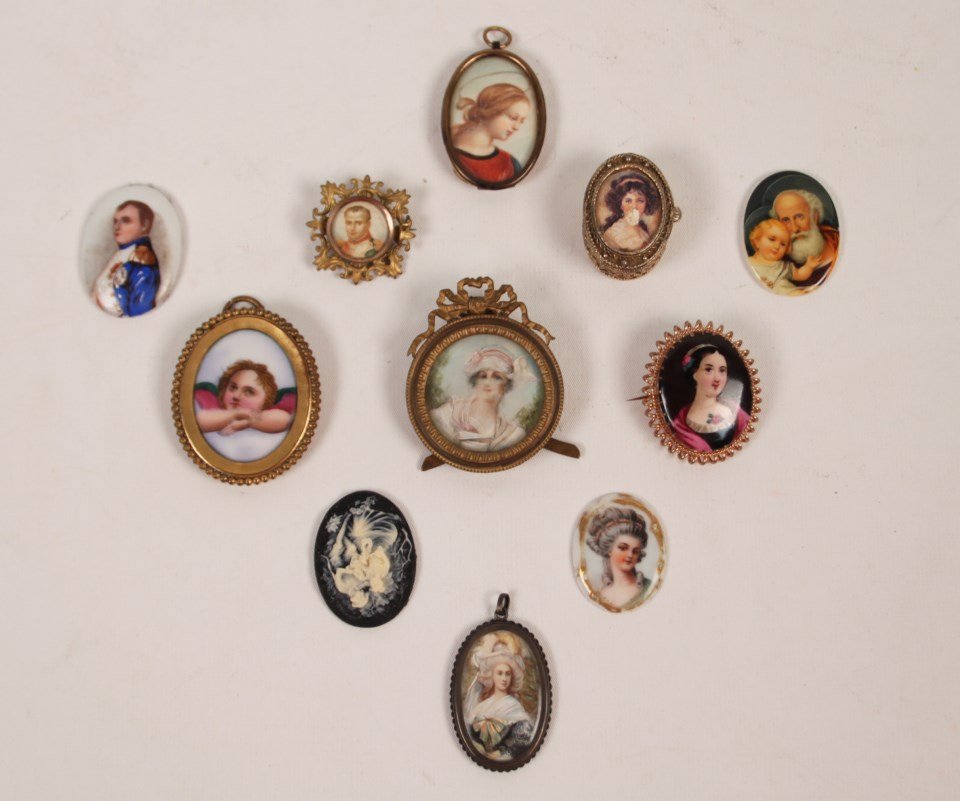 GROUP OF 11 PORTRAIT MINIATURES: GROUP OF 11 PORTRAIT MINIATURES, LADY WITH FRENCH CIRCULAR METAL FRAME SIGNED GETTA; 2.5"H ONE IN METAL FRAME