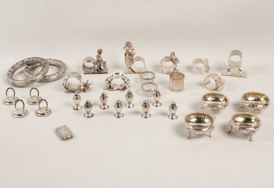 30 PIECE MISCELLANEOUS LOT OF DECORATIVE SILVER TABLE: 30 PIECE MISCELLANEOUS LOT OF DECORATIVE SILVER TABLE ARTICLES CONSISTING OF 4 MASTER SALTS, 1 MATCH SAFE, 8 INDIVIDUAL SALT AND PEPPERS, 4 PLACE CARD HOLDERS (WEIGHTED).; ALL APPEAR TO BE STERLING, S